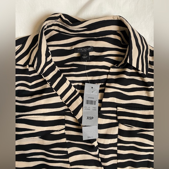 Ann Taylor Zebra Print Long Sleeve Blouse Size XSP - Picture 2 of 7